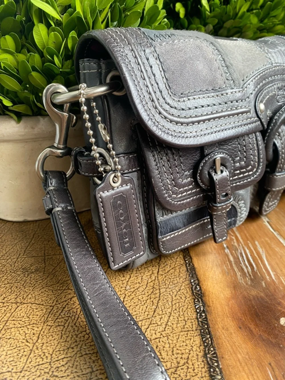 Coach Legacy Limited Edition Garcia Pieced Leather XL Clutch - Picture 5 of 16
